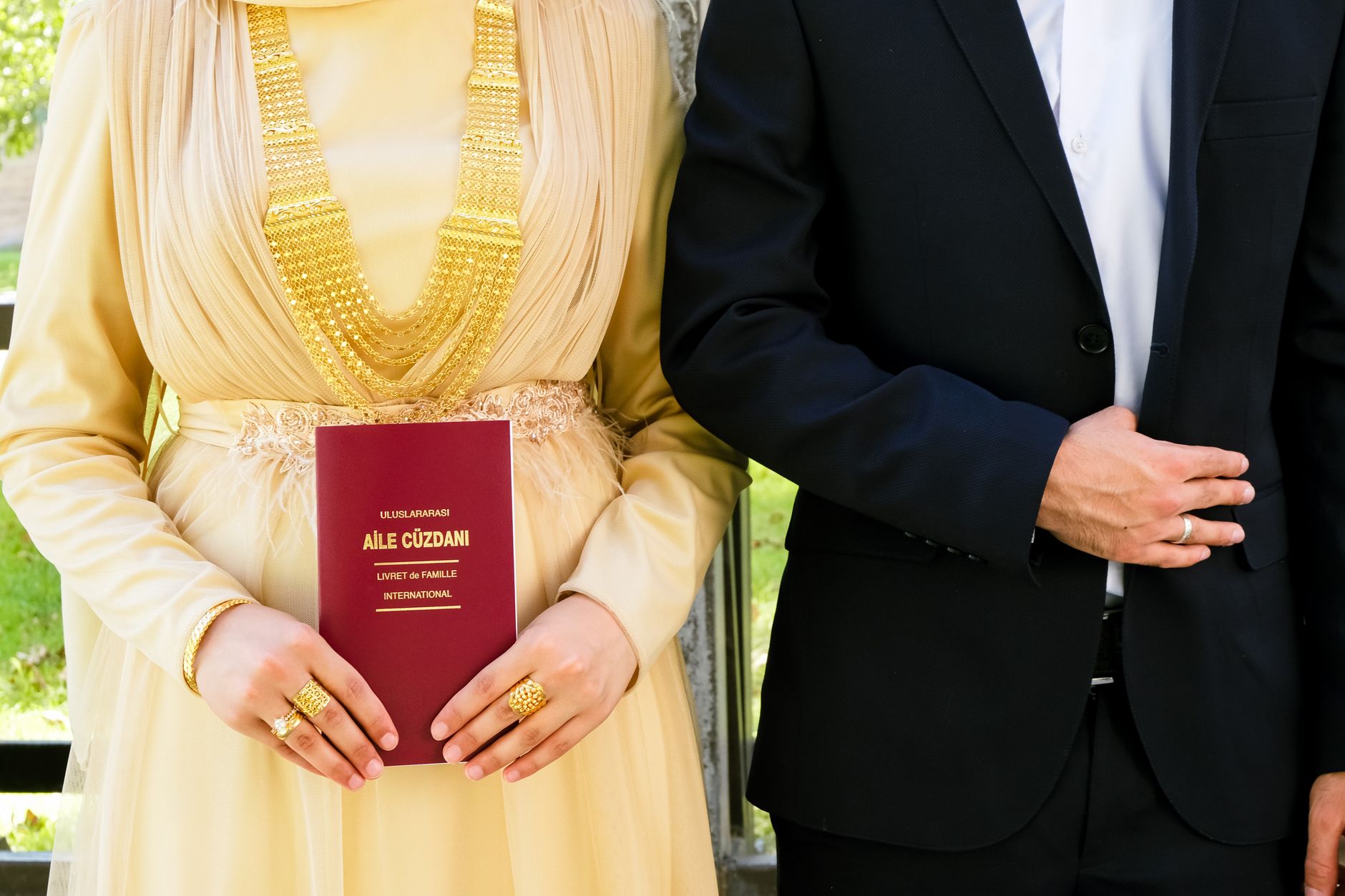 découvrez les étapes essentielles pour inscrire votre mariage célébré à l'étranger auprès de l'ofpra. obtenez des conseils pratiques et toutes les informations nécessaires pour simplifier vos démarches administratives et assurer la reconnaissance de votre union.