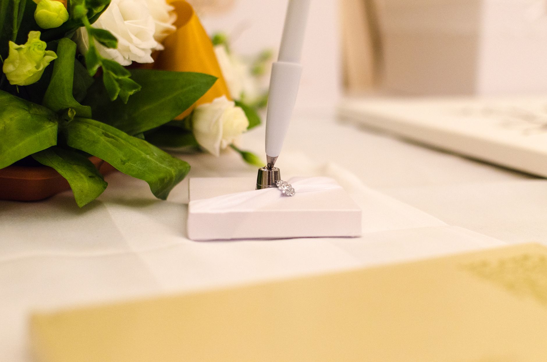 découvrez les étapes essentielles pour inscrire votre mariage célébré à l'étranger auprès de l'ofpra. cette guide pratique vous accompagne dans les démarches administratives, les documents nécessaires et les conseils utiles pour assurer la reconnaissance de votre union en france.