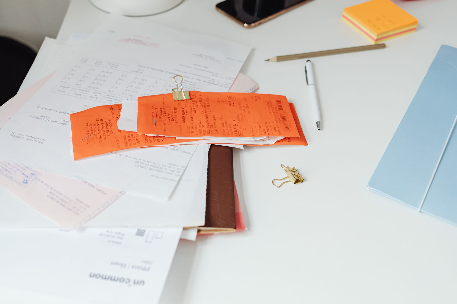 découvrez les étapes essentielles pour transformer votre statut de recherche d'emploi en auto-entrepreneur tout en évitant les risques d'ordre de quitter le territoire français (oqtf). obtenez des conseils pratiques et des informations clés pour réussir cette transition en toute sécurité.