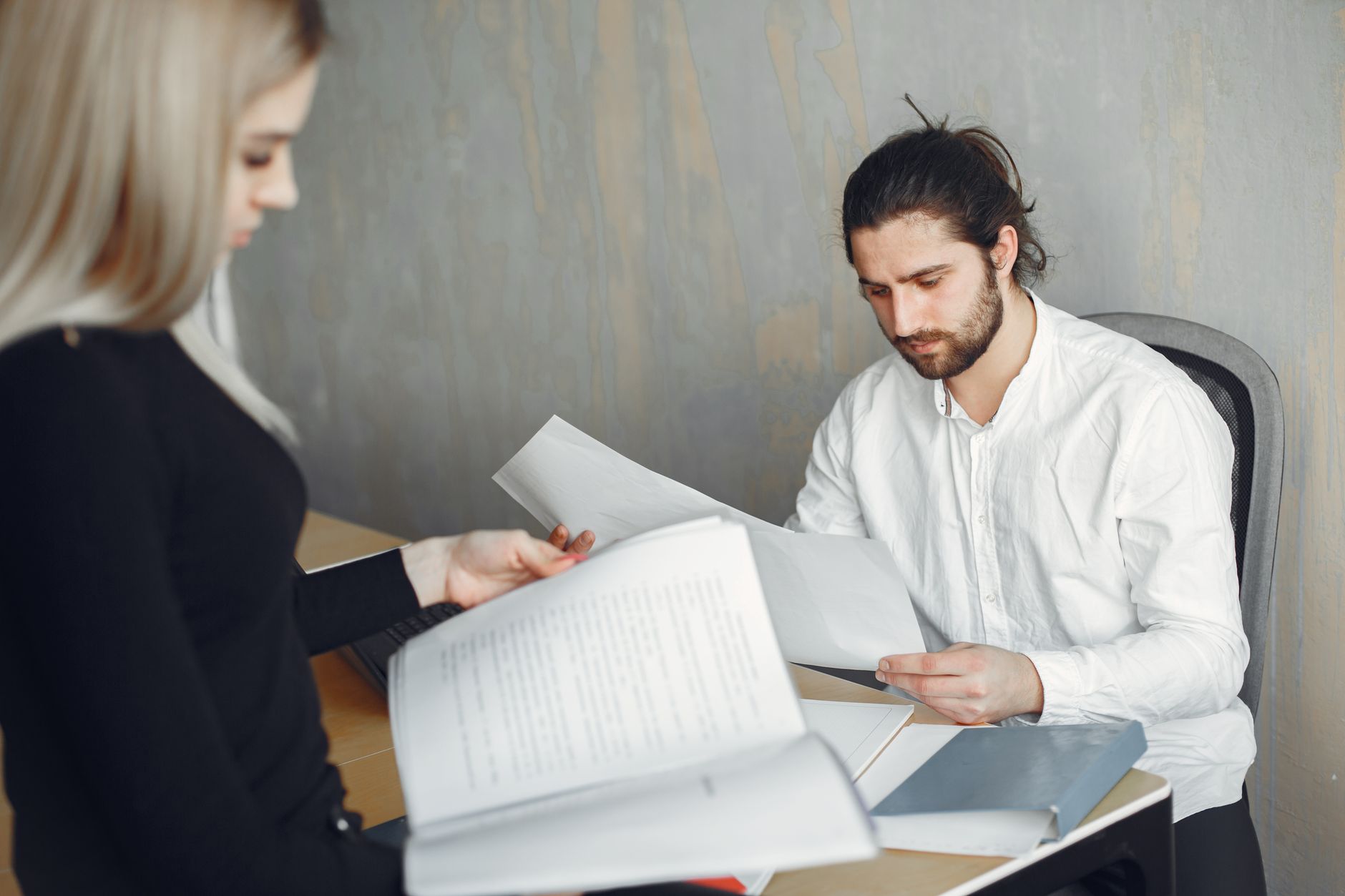 découvrez les étapes à suivre pour faire traduire vos documents officiels afin de réussir votre demande de visa. conseils, démarches et bonnes pratiques pour assurer l'acceptation de votre dossier.