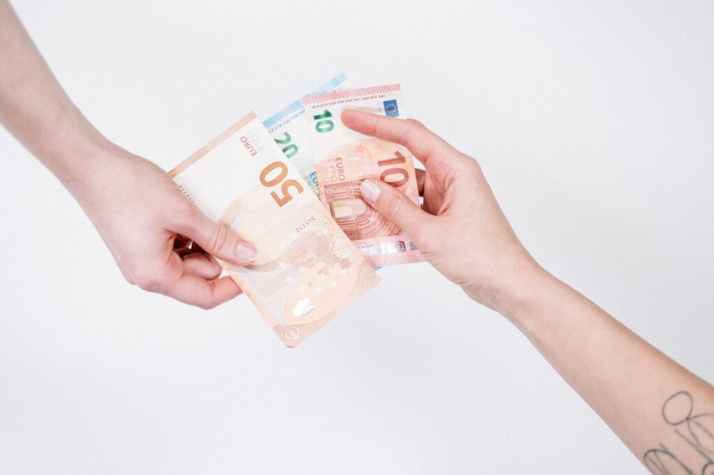 Commission du titre de séjour : rôle, fonctionnement et recours possibles
