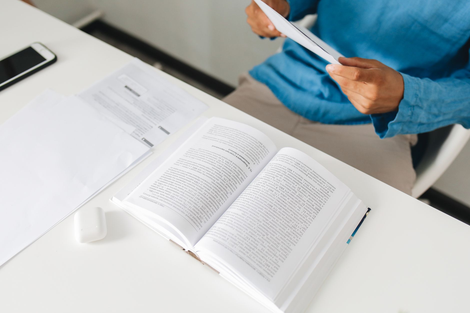 découvrez les distinctions clés entre l'obligation de quitter le territoire français (oqtf) et l'interdiction de retour sur le territoire français (irtf). ce guide vous aide à mieux comprendre les implications juridiques et les procédures associées à chaque mesure.