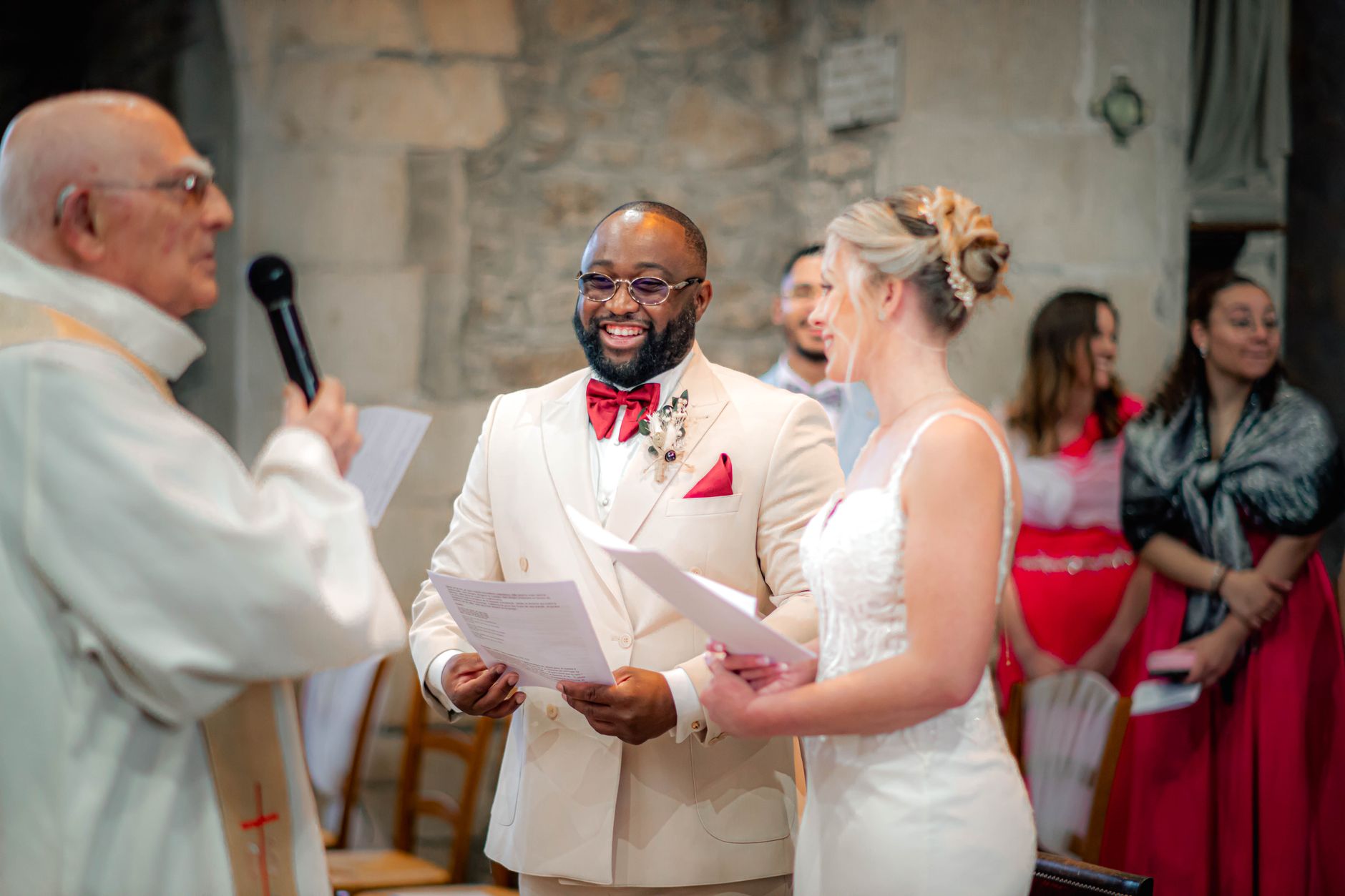 découvrez comment choisir entre le décret ou le mariage pour obtenir la nationalité française rapidement. cette guide vous aide à naviguer dans les démarches et à optimiser votre processus d'acquisition de la nationalité en un temps record.