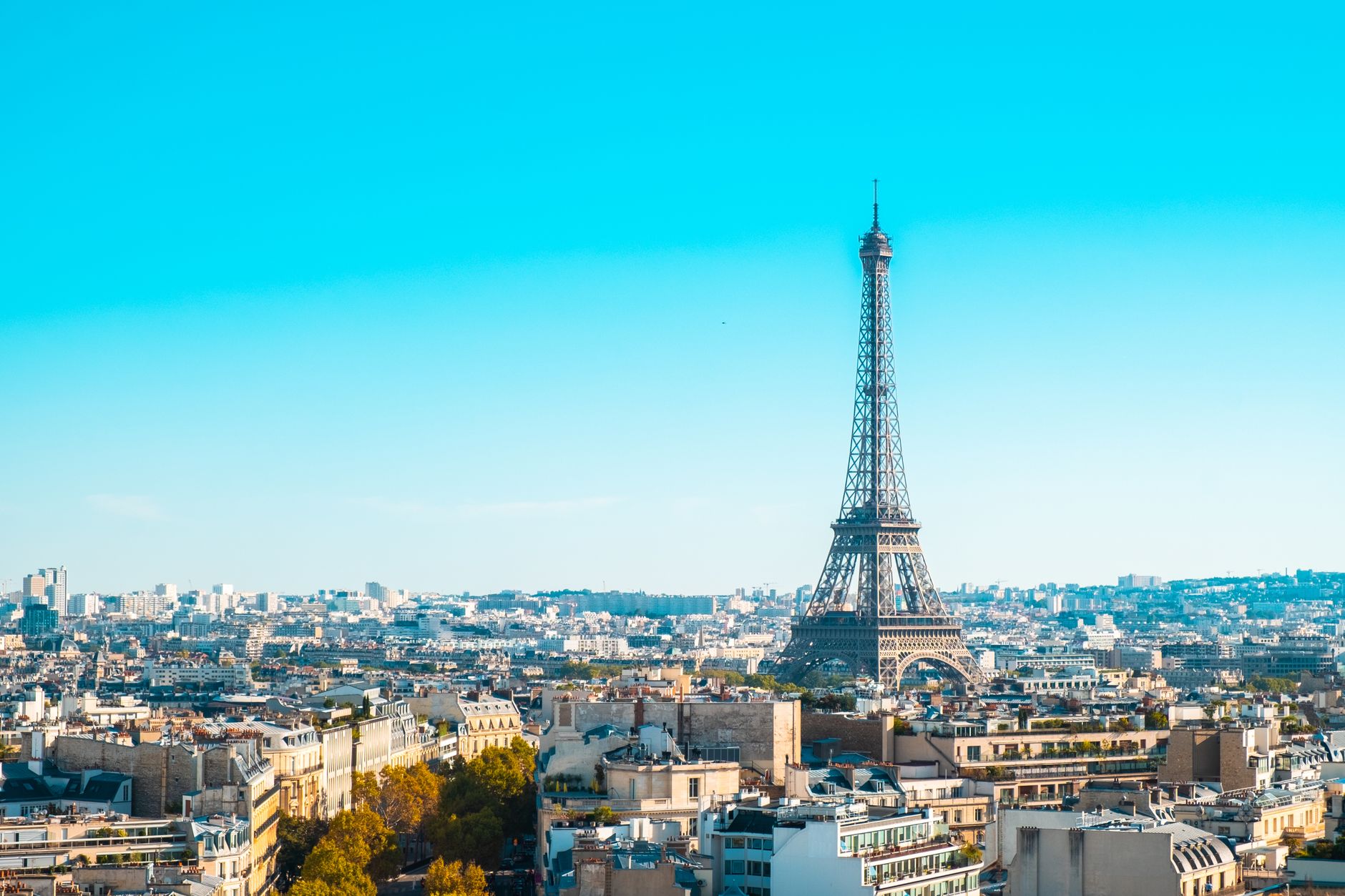 découvrez en 2025 une analyse détaillée de l'immigration en france, avec des chiffres clés sur la population, les pays d'origine des immigrés et leur impact sur le marché du travail, selon les données de l'insee. plongez dans un état des lieux complet pour comprendre les enjeux contemporains.