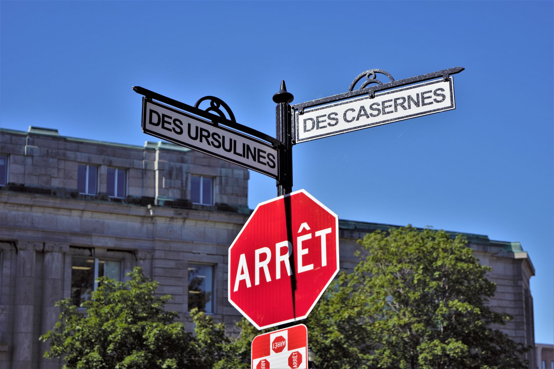 découvrez comment un changement d'adresse peut influencer le processus de renouvellement de votre titre de séjour. obtenez des conseils pratiques et informez-vous sur les démarches nécessaires pour éviter tout désagrément.