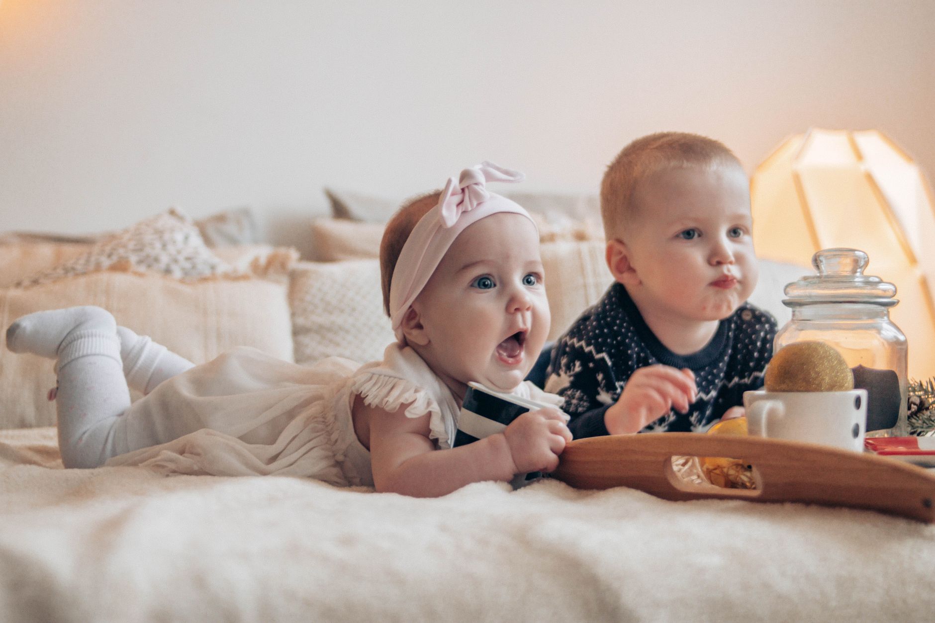 découvrez tout ce qu'il faut savoir sur la double nationalité pour les enfants : avantages, démarches, et implications juridiques. informez-vous sur les droits de vos enfants et les options qui s'offrent à vous en matière de nationalité.