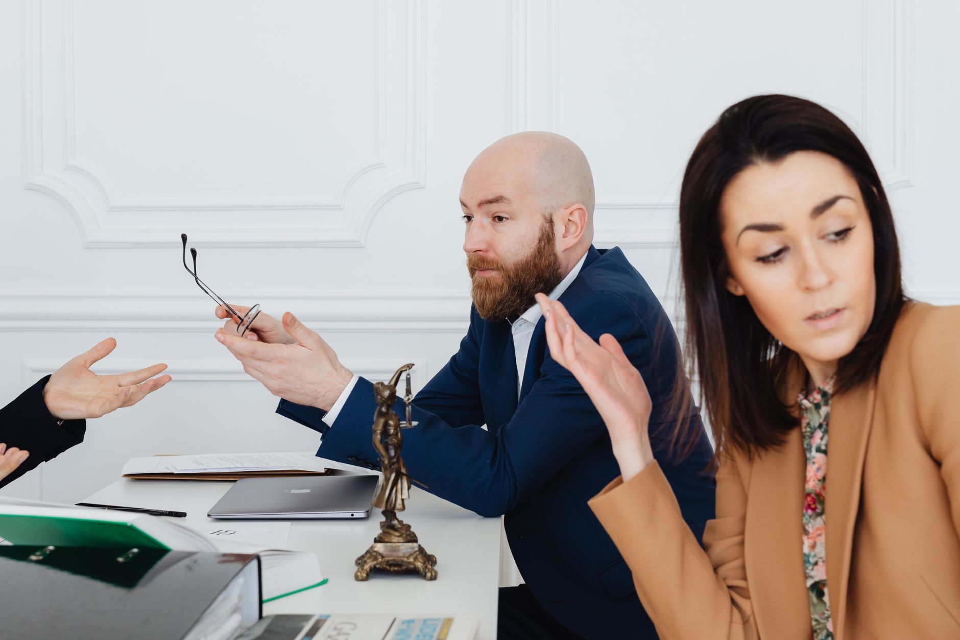 découvrez les étapes essentielles et les critères à respecter pour la procédure de regroupement familial après un divorce. informez-vous sur vos droits, les documents nécessaires et les aides disponibles pour retrouver la stabilité familiale.