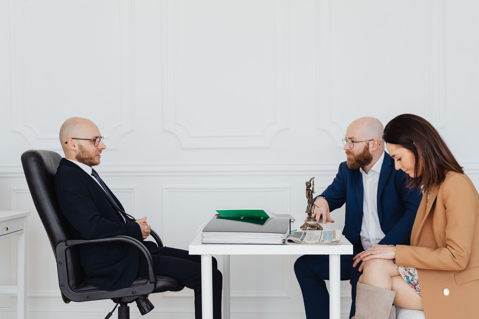 découvrez les étapes essentielles de la procédure de regroupement familial après un divorce. informez-vous sur les droits et obligations, les documents nécessaires et les conditions à remplir pour faciliter la réunification avec vos proches.