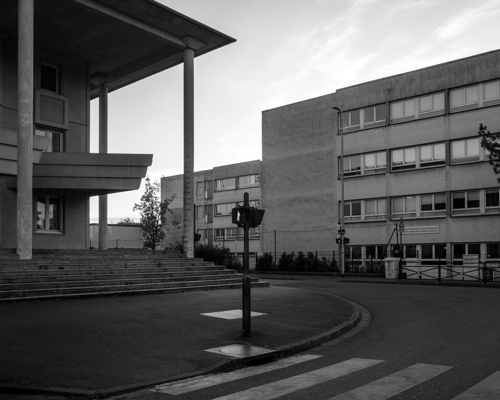 découvrez les principaux défis rencontrés par les étudiants internationaux en france. cet article vous aide à comprendre vos droits et devoirs pour faciliter votre intégration et votre réussite académique.