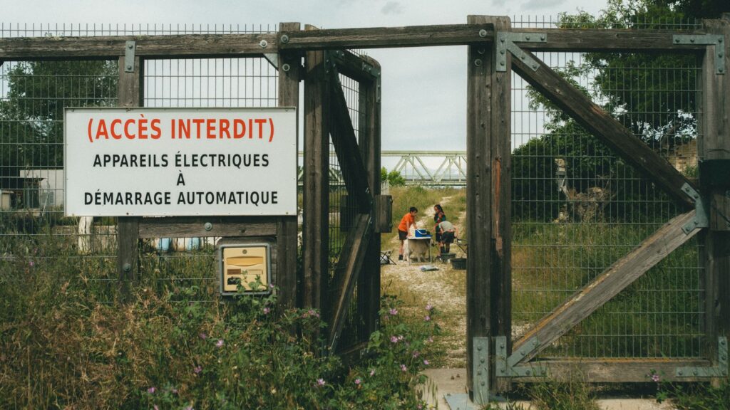 Les métiers interdits aux étrangers en France : comprendre les restrictions