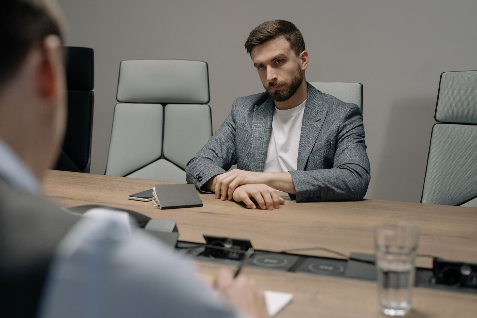 découvrez nos conseils pratiques pour préparer efficacement votre entretien de demande d'asile. informez-vous sur les étapes clés, les documents nécessaires et les meilleures stratégies pour maximiser vos chances de succès dans ce processus crucial.