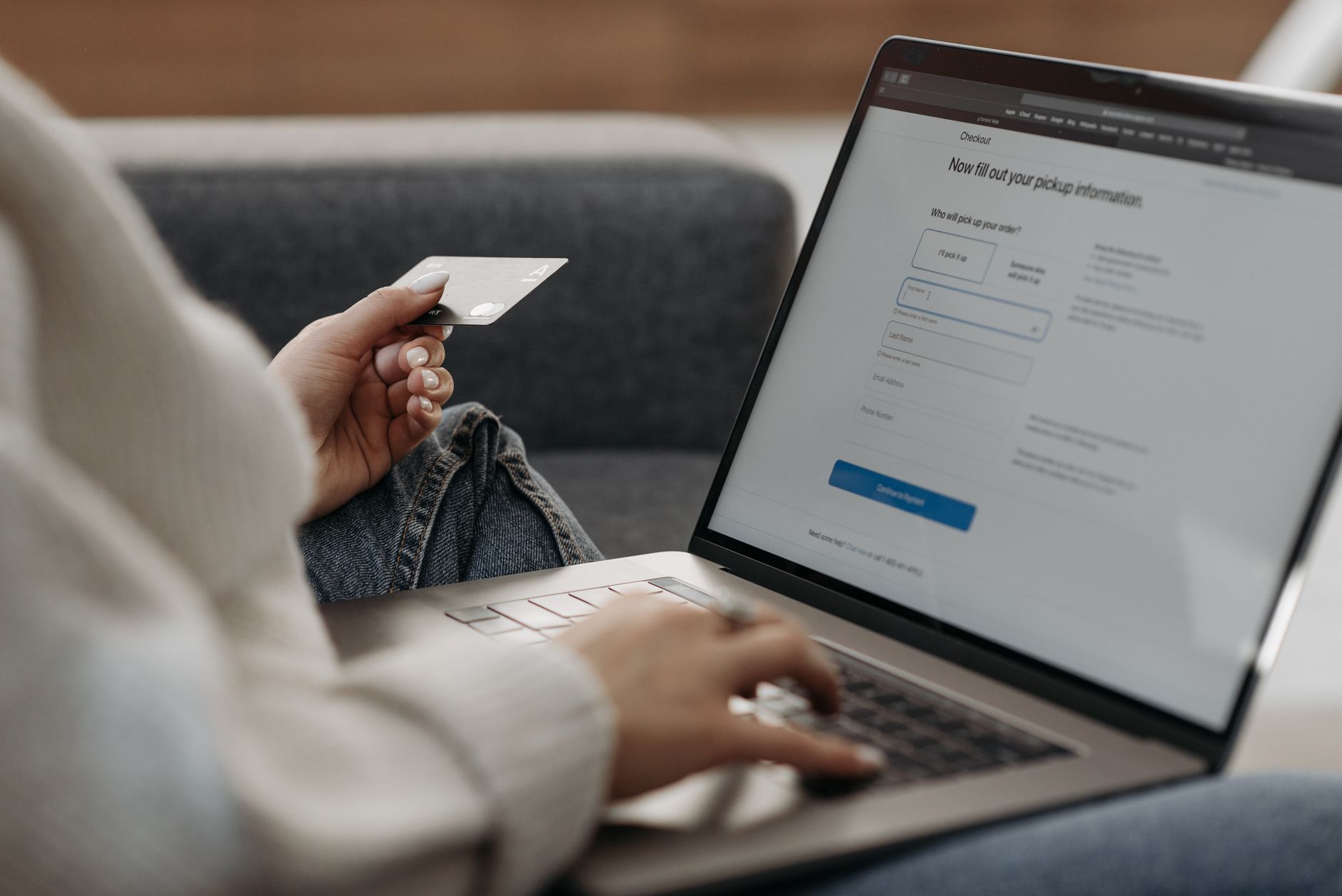découvrez les délais à respecter pour engager un recours contentieux devant le tribunal administratif en cas de refus de carte de résident. informez-vous sur les démarches à suivre et les implications de la procédure.
